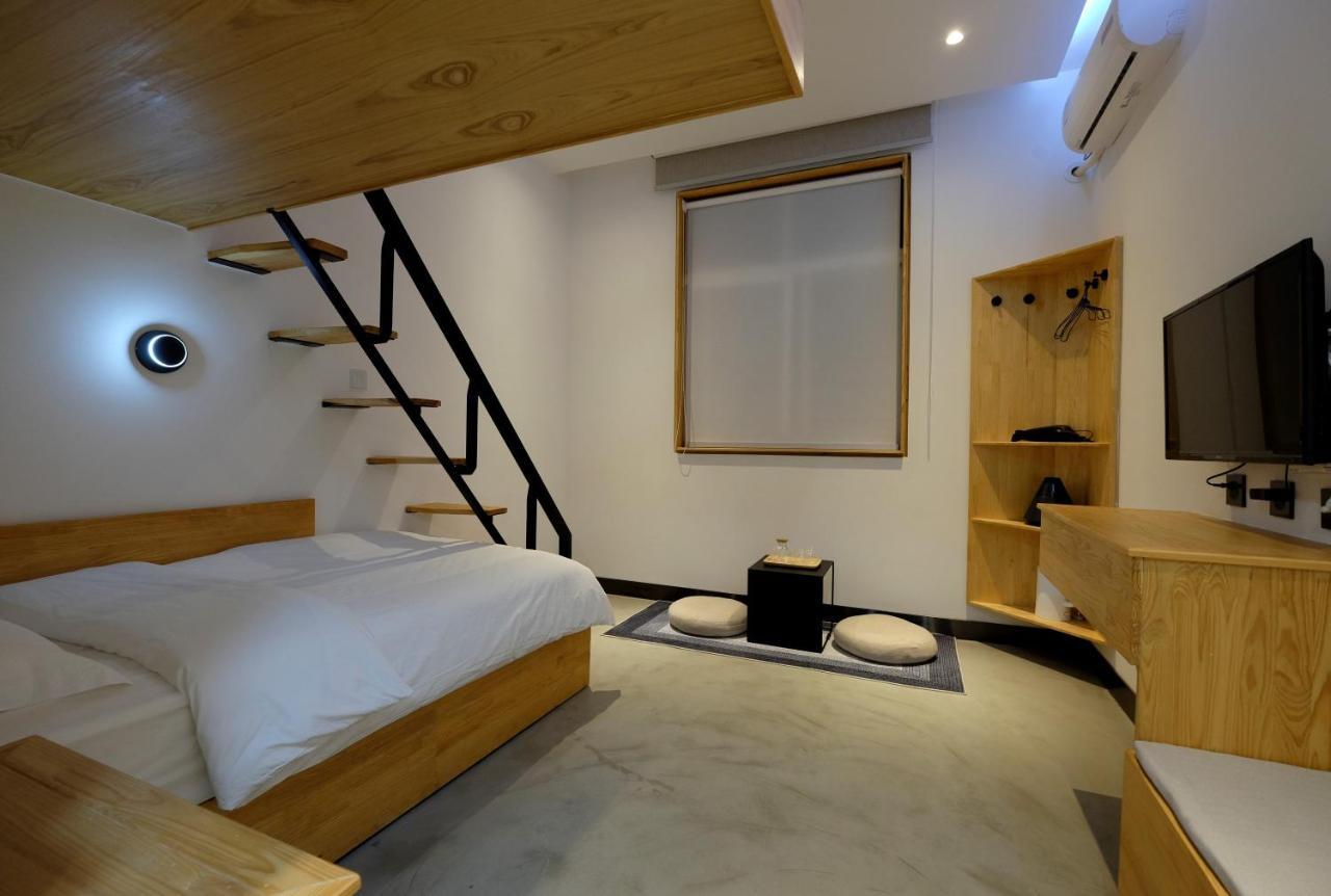 Dali Loft Travelling With Hostel Εξωτερικό φωτογραφία