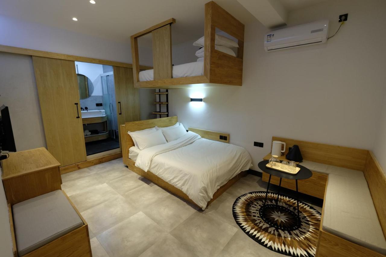 Dali Loft Travelling With Hostel Εξωτερικό φωτογραφία