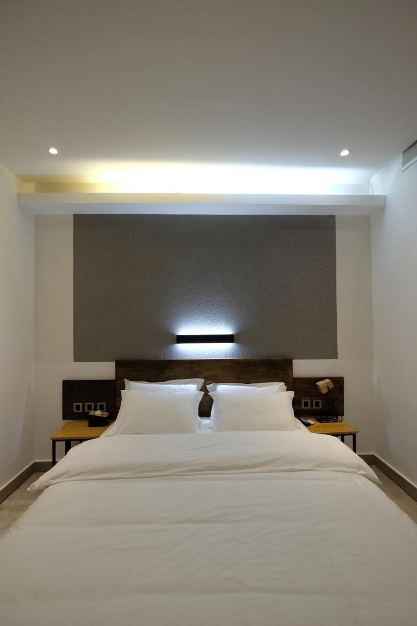 Dali Loft Travelling With Hostel Εξωτερικό φωτογραφία