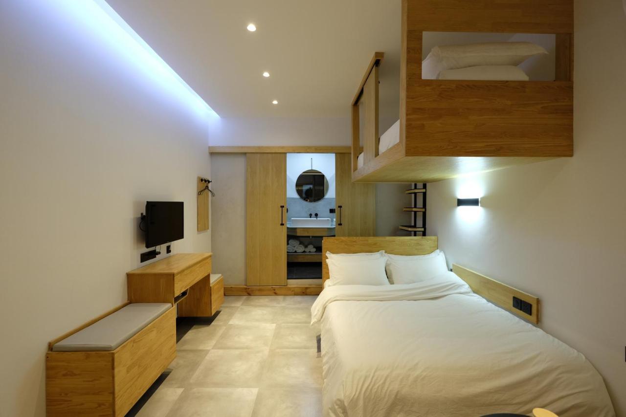 Dali Loft Travelling With Hostel Εξωτερικό φωτογραφία