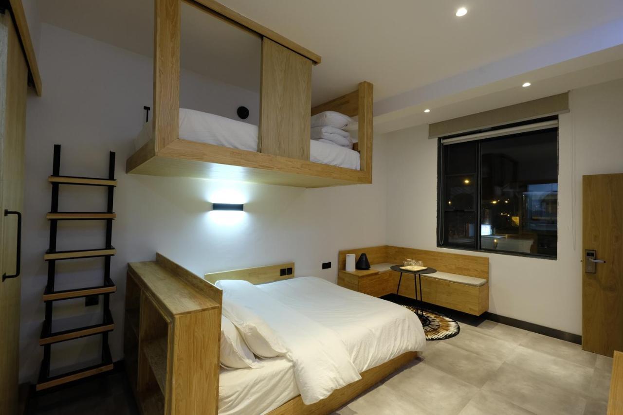 Dali Loft Travelling With Hostel Εξωτερικό φωτογραφία